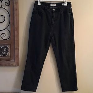 E588 EUC Pacsun Women’s Black Denim Mom Jeans